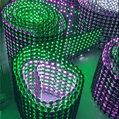 كيف يمكن لشاشات LED الشبكية أن تدر إيرادات إعلانية للمباني التجارية